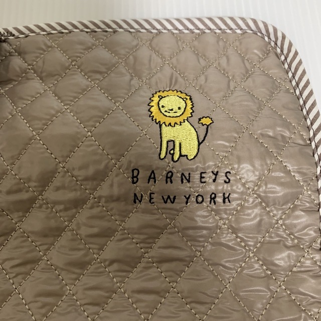 BARNEYS NEW YORK(バーニーズニューヨーク)の【良品】 バーニーズニューヨーク　おむつ替えシート オムツ替えマット キッズ/ベビー/マタニティのおむつ/トイレ用品(おむつ替えマット)の商品写真