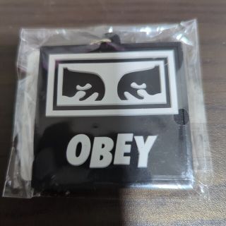 (縦横5cm)obey オベイ　キーホルダー　キーストラップ