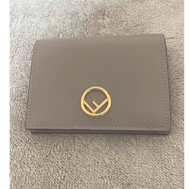 美品⭐️FENDI エフイズ　折財布イタリア付属品