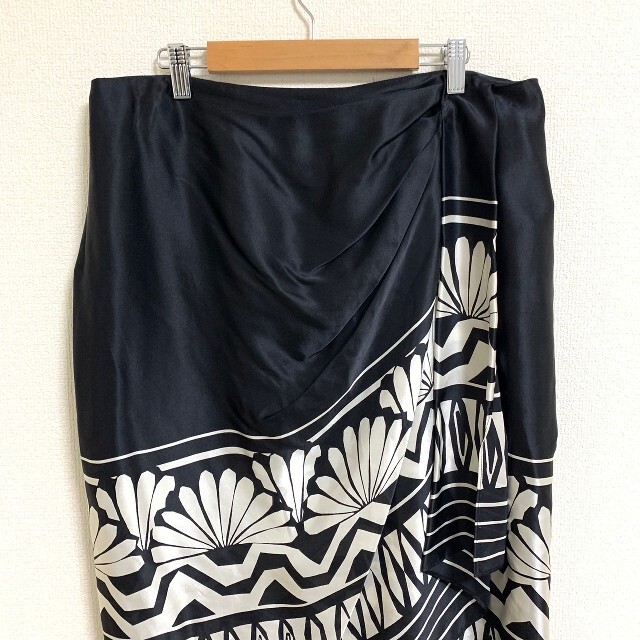 MARINA RINALDIマリナリナルディタイトスカート 総柄 ドレープ レディースのスカート(ひざ丈スカート)の商品写真