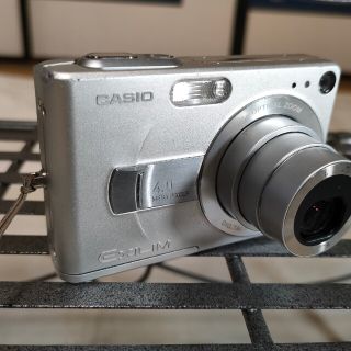 カシオ(CASIO)の【正月特価！】CASIO EXILIM ZOOM EX-Z40 シルバー(コンパクトデジタルカメラ)