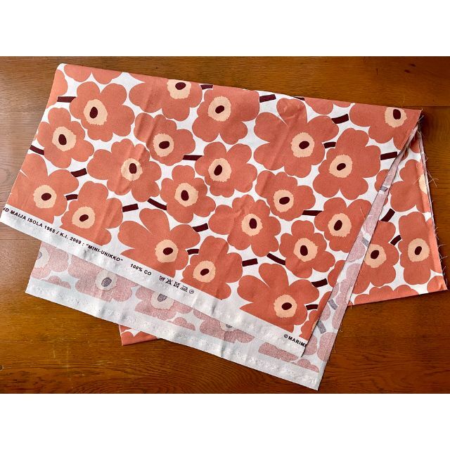 marimekko(マリメッコ)のmarimekko　カットクロス　ミニウニッコ　コットンオレンジ　全幅×49cm ハンドメイドの素材/材料(生地/糸)の商品写真