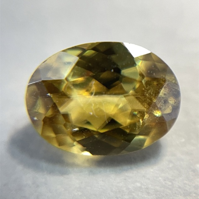 マダガスカル産スフェーン　1.25ct