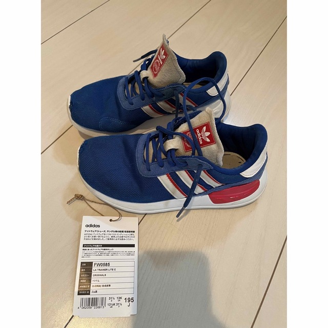 adidas(アディダス)の【中古】アディダス LA TRAINER LITE C（19.5cm） キッズ/ベビー/マタニティのキッズ靴/シューズ(15cm~)(スニーカー)の商品写真