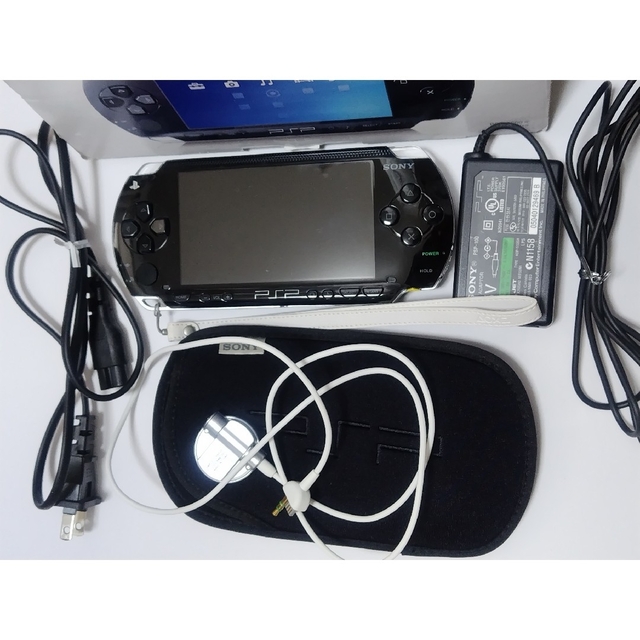 SONY(ソニー)のSONY PlayStationPortable PSP-1000K エンタメ/ホビーのゲームソフト/ゲーム機本体(携帯用ゲーム機本体)の商品写真