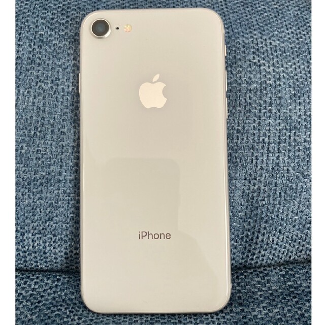 iPhone(アイフォーン)のiPhone8本体 64GB スマホ/家電/カメラのスマートフォン/携帯電話(スマートフォン本体)の商品写真