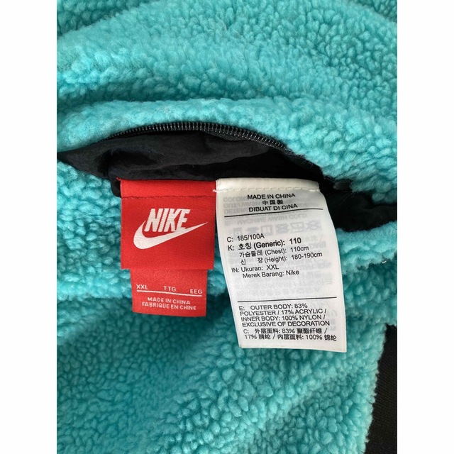 NIKE(ナイキ)のNlKE ビッグスウッシュリバーシブルボアジャケット メンズのジャケット/アウター(ナイロンジャケット)の商品写真