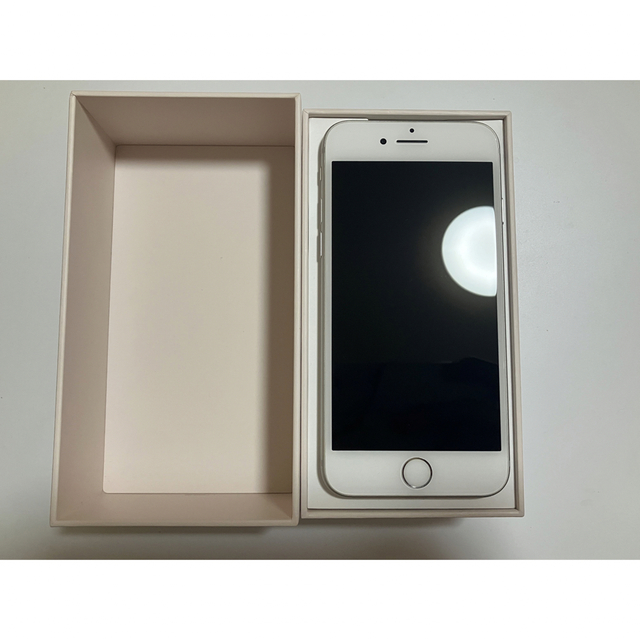 【美品】　iPhone8 ホワイト　SIMフリー　不具合無しスマートフォン本体