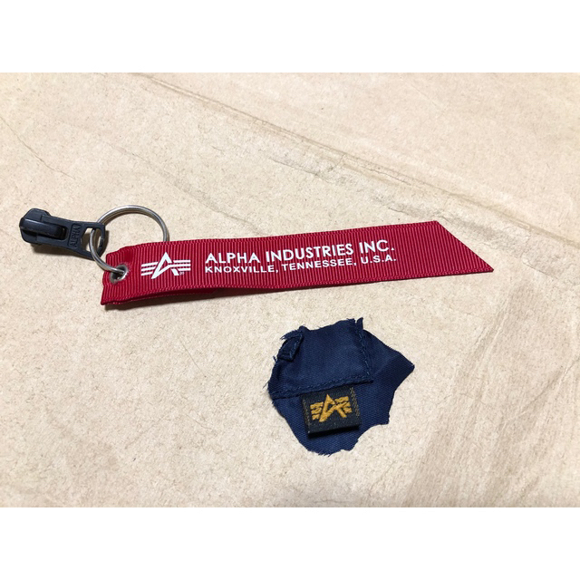 ALPHA INDUSTRIES(アルファインダストリーズ)のALPHA INDUSTRIES アルファインダストリーズ　リボンフラッグ メンズのファッション小物(キーホルダー)の商品写真