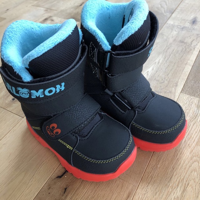 SALOMON(サロモン)の【美品】キッズスノーボードブーツ　サロモン（salomon）17cm スポーツ/アウトドアのスノーボード(ブーツ)の商品写真