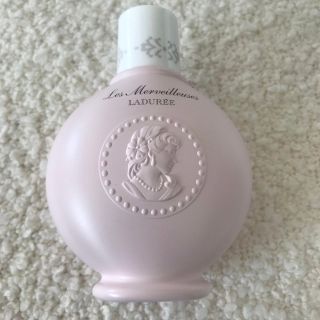 レメルヴェイユーズラデュレ(Les Merveilleuses LADUREE)のレメルヴェィユーズラデュレ　ローズボディミルク(ボディローション/ミルク)