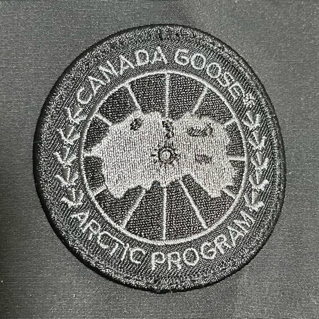 CANADA GOOSE(カナダグース)の国内正規　MAITLAND PARKA BLACKLABEL サイズL メンズのジャケット/アウター(ダウンジャケット)の商品写真