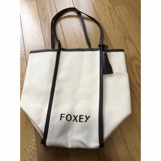 FOXEY(フォクシー)のFOXEY 2022年ノベルティ トートバック✨新品未使用 エンタメ/ホビーのコレクション(ノベルティグッズ)の商品写真