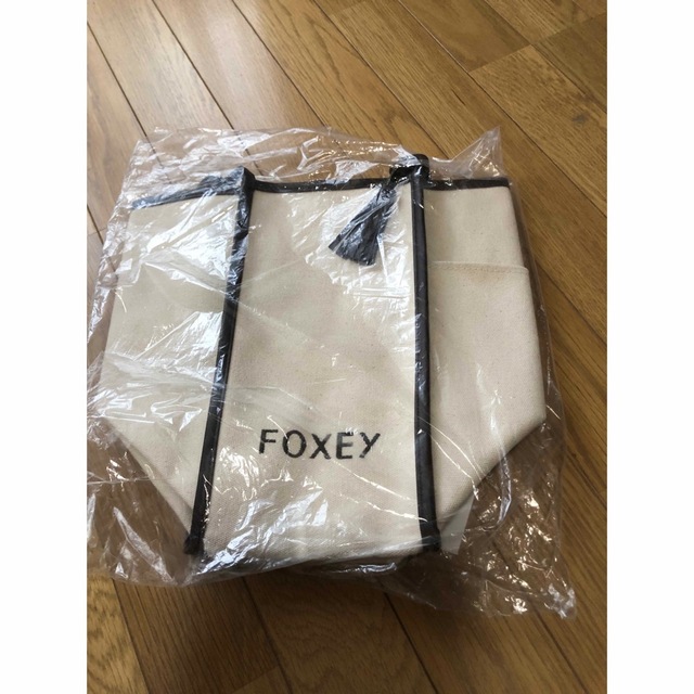 FOXEY(フォクシー)のFOXEY 2022年ノベルティ トートバック✨新品未使用 エンタメ/ホビーのコレクション(ノベルティグッズ)の商品写真