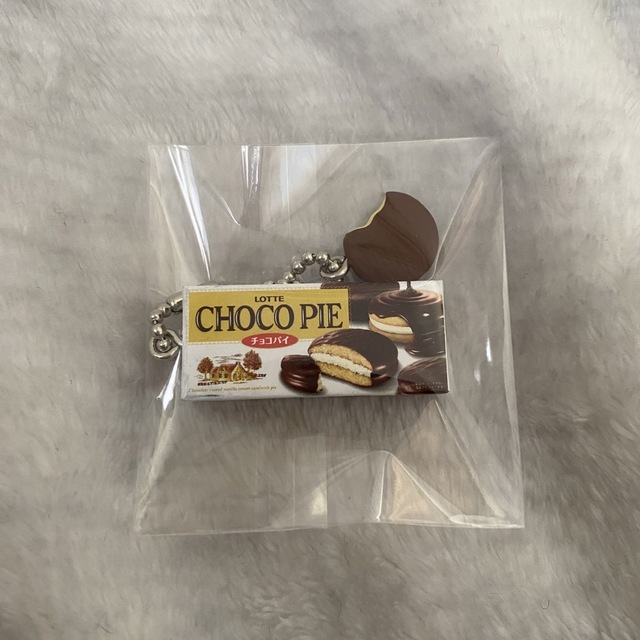 BANDAI LOTTE ロッテ マスコットチャーム チョコパイ ガチャの通販 by ddd|バンダイならラクマ ガチャガチャガーナチョコレートチョコパイ