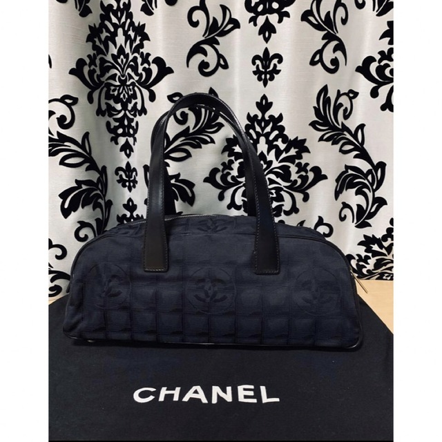 CHANEL シャネル　トラベルライン　ショルダーバッグ 1