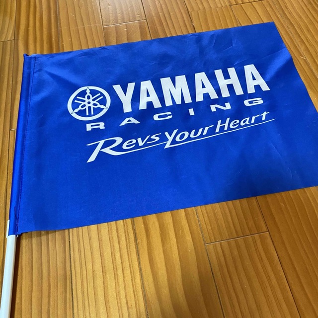 ヤマハ(ヤマハ)の非売品◆YAMAHAフラッグ MotoGPヤマハ応援グッズロッシクアルタラロ 自動車/バイクのバイク(その他)の商品写真