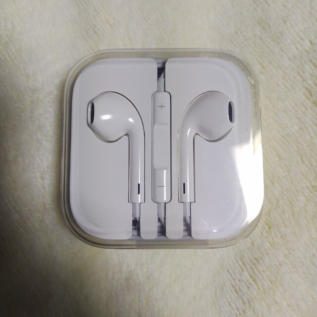 ear pods iPhone6 スマホ/家電/カメラのオーディオ機器(ヘッドフォン/イヤフォン)の商品写真