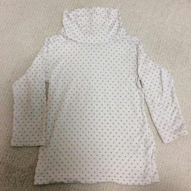 UNIQLO(ユニクロ)のユニクロ ヒートテック 80センチ ハイネック 古着  キッズ/ベビー/マタニティのベビー服(~85cm)(シャツ/カットソー)の商品写真