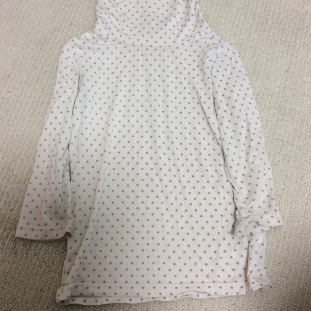 UNIQLO(ユニクロ)のユニクロ ヒートテック 80センチ ハイネック 古着  キッズ/ベビー/マタニティのベビー服(~85cm)(シャツ/カットソー)の商品写真