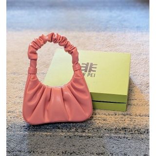 Gabbi ハンドバッグ サンゴ アーモンド  Coral Almond(ハンドバッグ)