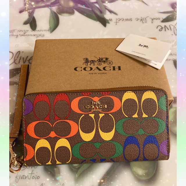 COACH(コーチ)のCOACH コーチ　長財布　レインボー　シグネチャー　新品　アウトレット　 レディースのファッション小物(財布)の商品写真