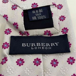 バーバリー(BURBERRY)のBURBERRY LONDON (バーバリーロンドン)  白花柄ドットネクタイ (ネクタイ)