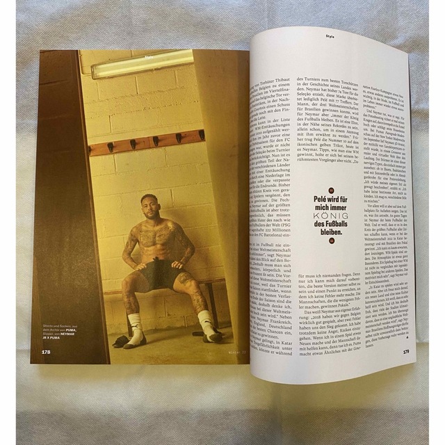 Esquire NEYMAR 洋書 エンタメ/ホビーの雑誌(専門誌)の商品写真