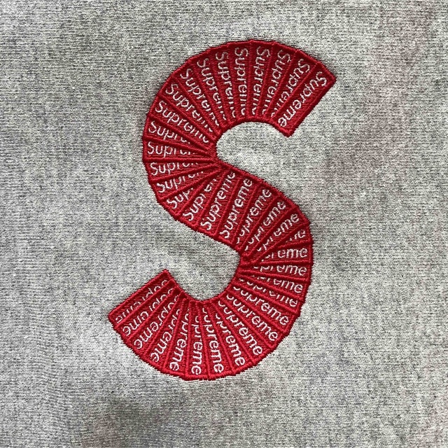 Supreme(シュプリーム)のSupreme S Logo Hooded Sweatshirt メンズのトップス(パーカー)の商品写真