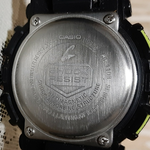 G-SHOCK(ジーショック)の.*･ﾟG-SHOCKﾟ･*.ブラック×アップルグリーン  美品！！ メンズの時計(腕時計(アナログ))の商品写真