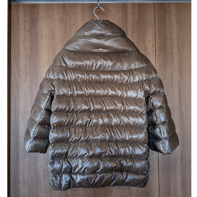 HERNO(ヘルノ)のHERNO　AMINTA　ヘルノダウン　42　超美品♪ブラウン レディースのジャケット/アウター(ダウンコート)の商品写真