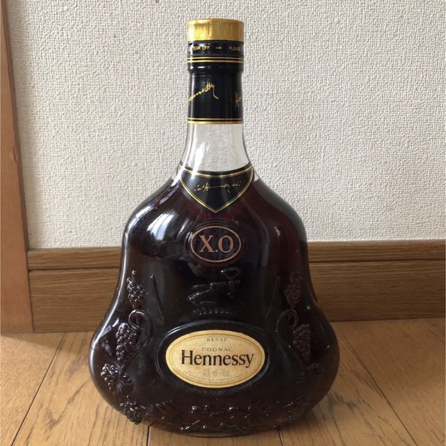 新品未開封　ヘネシーXO 700ml 金キャップ　 食品/飲料/酒の酒(ブランデー)の商品写真