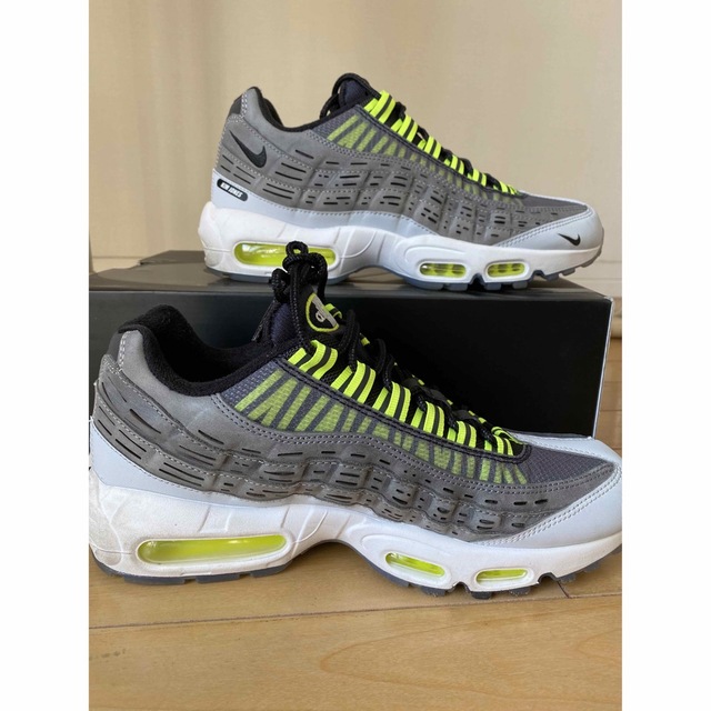 NIKE(ナイキ)のKIM JONES × NIKE AIR MAX 95 "BLACK/VOLT" メンズの靴/シューズ(スニーカー)の商品写真