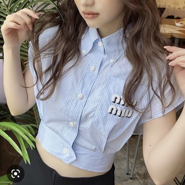 miu miu ロゴ入り ストライプクロップシャツ | alfasaac.com