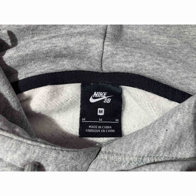 NIKE(ナイキ)のセール価格 美品 NIKE SB メンズ 長袖 スウェット プルオーバーフーディ メンズのトップス(パーカー)の商品写真