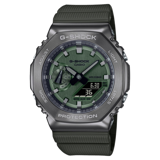 G-SHOCK(ジーショック)のG-SHOCK メタルカバード 八角形フォルム GM-2100B-3ADR メンズの時計(腕時計(アナログ))の商品写真