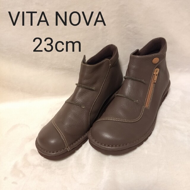 VITA NOVAショートブーツ　23cm レディースの靴/シューズ(ブーツ)の商品写真