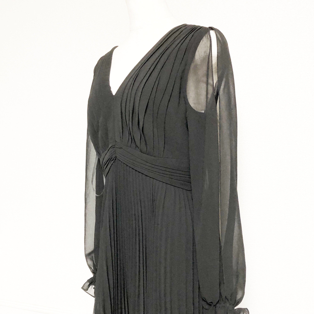 新品!! MIKAEL AGHAL プリーツカットアウト クレープ ワンピース