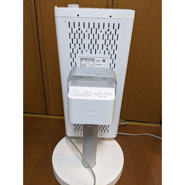 DAIKIN(ダイキン)のDAIKIN ダイキン CERAMHEAT セラムヒート ERFT11WS-W スマホ/家電/カメラの冷暖房/空調(電気ヒーター)の商品写真