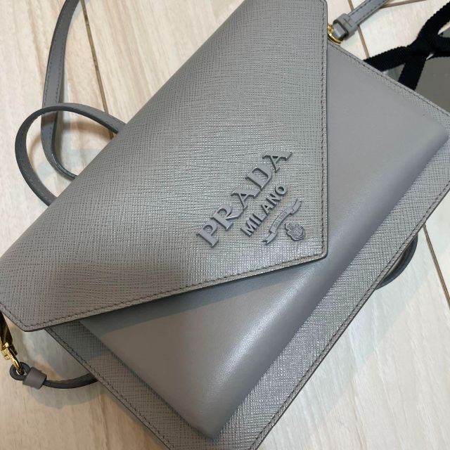 プラダショルダーバッグ お値下げ中 | thelofttown.com