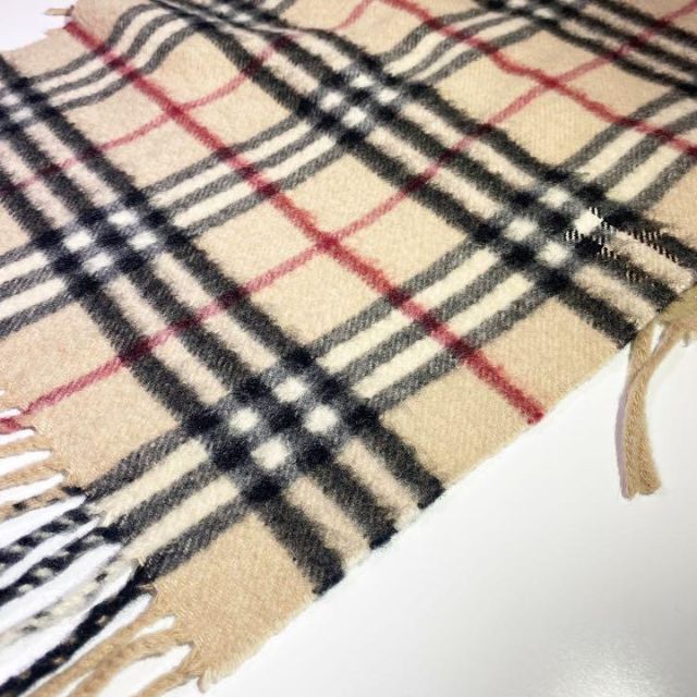 BURBERRY(バーバリー)のバーバリーロンドン　ノバチェック柄マフラー　カシミヤ100%   イングランド製 レディースのファッション小物(マフラー/ショール)の商品写真