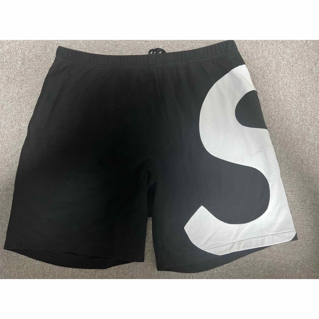 supreme S Logo short