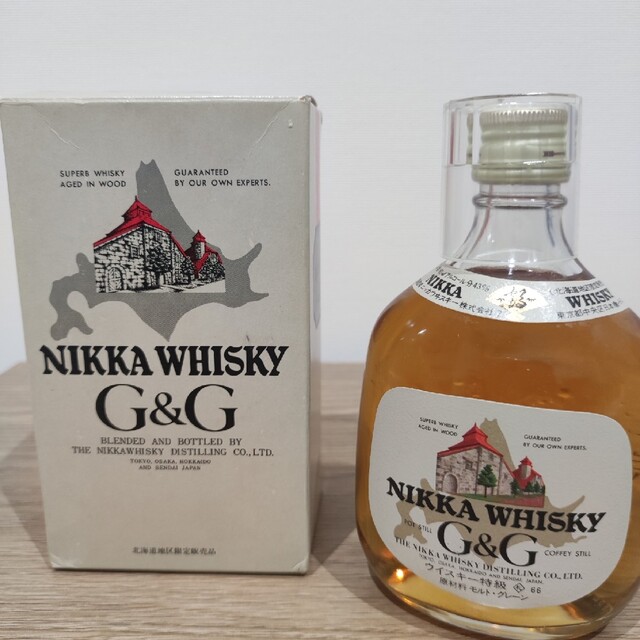 ニッカウヰスキー(ニッカウイスキー)のニッカ　G&G 白びん 特級 180ml　北海道限定 食品/飲料/酒の酒(ブランデー)の商品写真