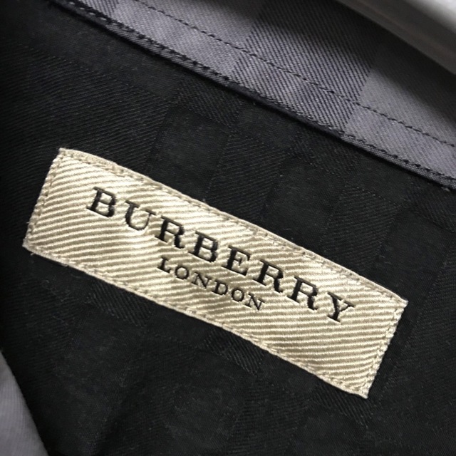 BURBERRY(バーバリー)の【人気】バーバリー Burberry 長袖シャツ 黒 古着 テーラード 輸入古着 メンズのトップス(シャツ)の商品写真