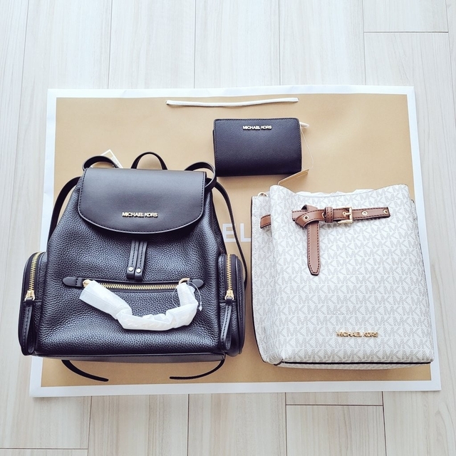 MICHEL KORS リュック black