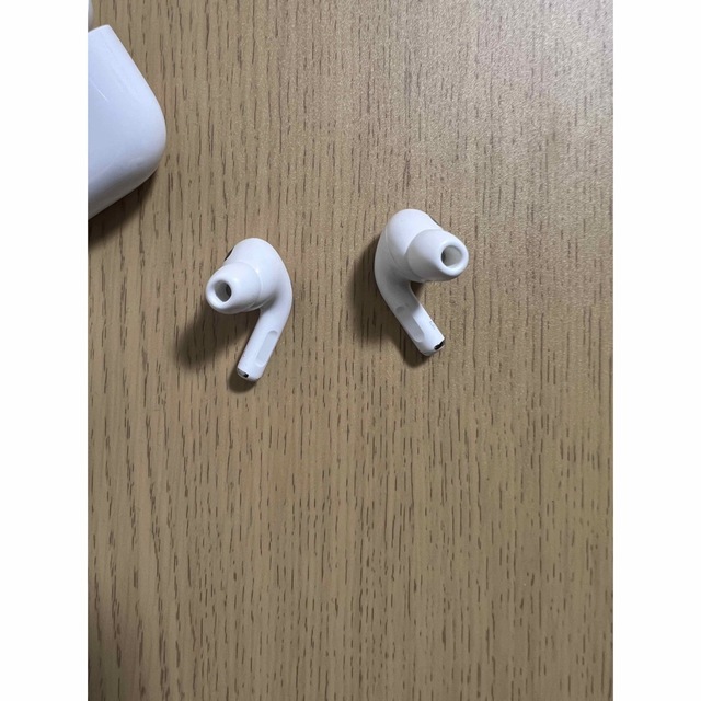 Apple(アップル)のAirpods pro（第一世代） スマホ/家電/カメラのオーディオ機器(ヘッドフォン/イヤフォン)の商品写真