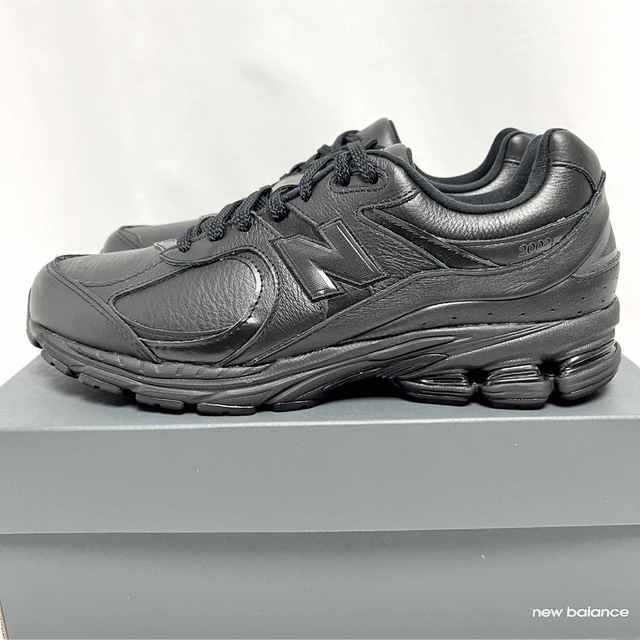 30cm ニューバランス 2002 オールレザー ブラック NEWBALANCE