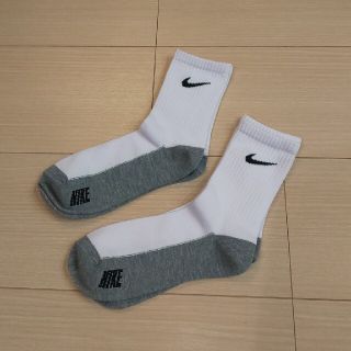 ナイキ(NIKE)のナイキ スクールソックス 男の子 白 ホワイト 22～24cm(靴下/タイツ)