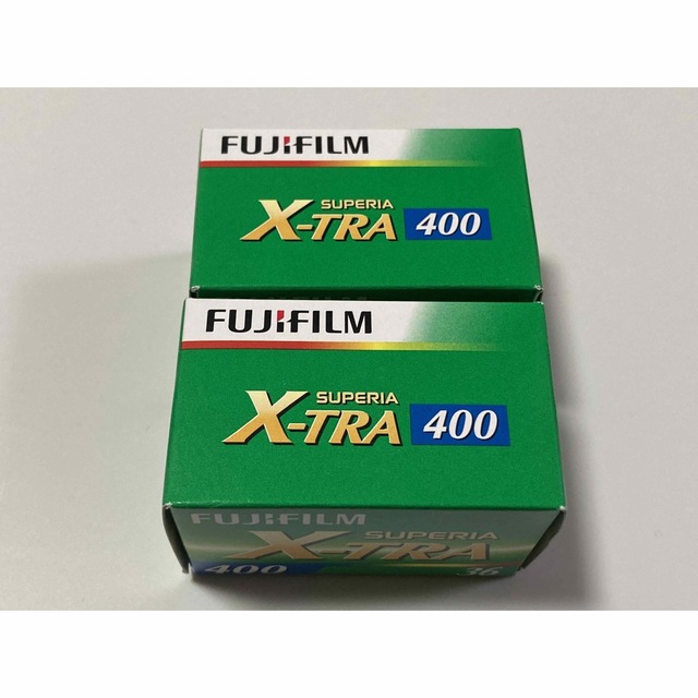 富士フイルム(フジフイルム)の【新品】　フジカラー　カメラフィルム　X-TRA 400 36枚 スマホ/家電/カメラのカメラ(フィルムカメラ)の商品写真