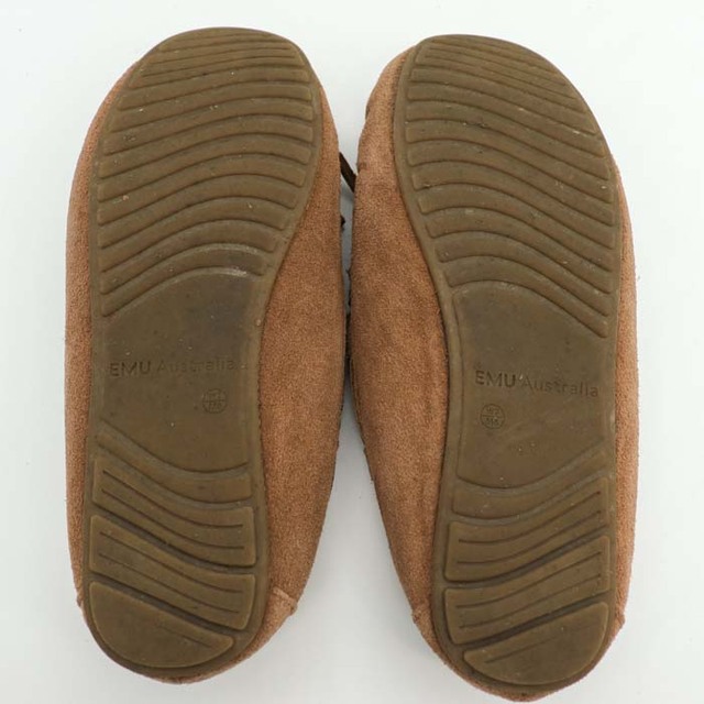 エミュオーストラリア モカシンシューズ リボン スエードレザー スリッポン 靴 レディース W7サイズ ベージュ EMU Australia レディースの靴/シューズ(スリッポン/モカシン)の商品写真